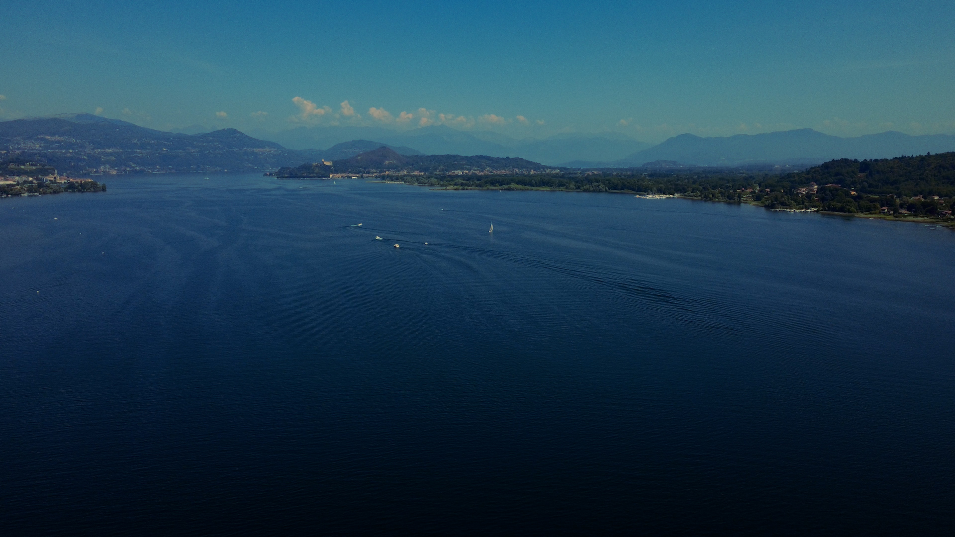 Panorama Lago Maggiore vista drone, destinazioni Maggiore Boat Experience da Castelletto Ticino